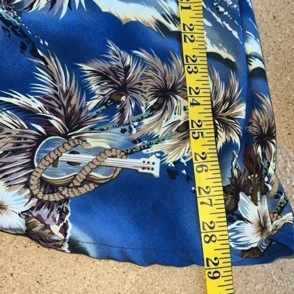 Hilo Hattie the Hawaiian Original LILO & Stitch Exclusive Pattern Womens Size XL - Picture 7 of 7